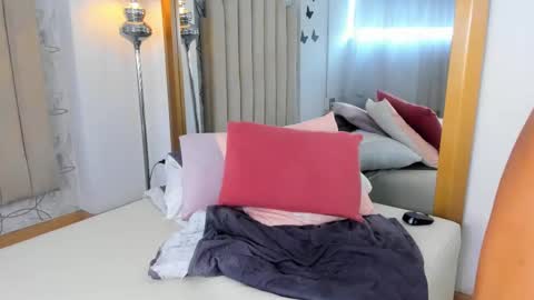 Snapshot of sofiarios04 chatting on October 20, 2:00 pm Sofia  online show from October 20, 2:00 pm