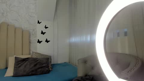 Snapshot of sofiarios04 chatting on February 13, 12:43 pm Sofia  online show from February 13, 12:43 pm