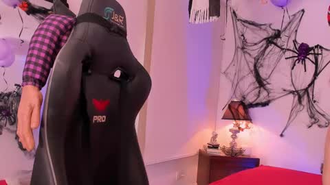 Sofia  Help me reach 5K followers  online show from October 17, 8:46 pm