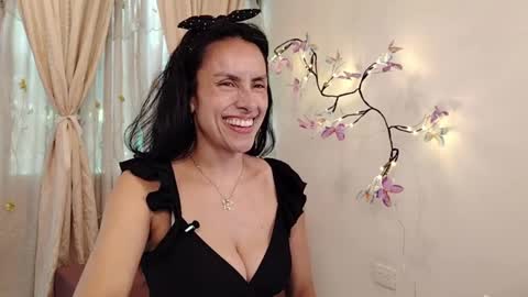 Sofi Bella online show from April 22, 7:32 pm