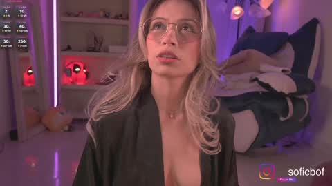 Sofi  online show from September 29, 11:48 pm