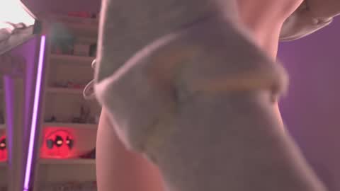 Sofi  online show from September 25, 9:55 pm