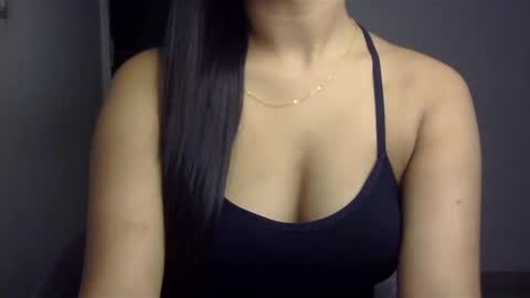 Snapshot of sofie_diva chatting on February 3, 5:46 pm divya online show from February 3, 5:46 pm