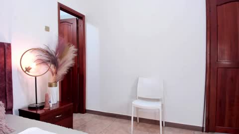 Sofi Williams online show from December 9, 11:47 am