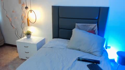 Sofi Williams online show from December 17, 11:49 am