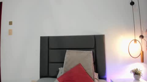 Sofi Williams online show from December 23, 11:47 am