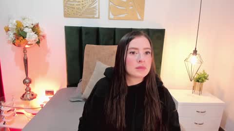 Sofi Williams online show from December 24, 12:00 pm