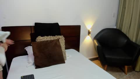 Sofi Williams online show from December 20, 11:43 am