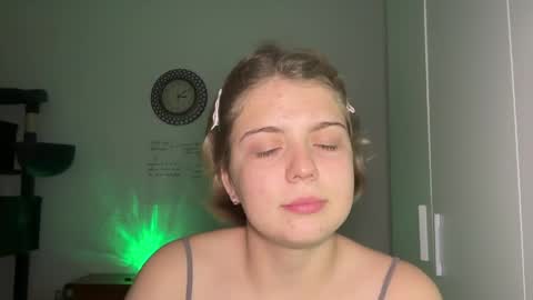 Ilisabet online show from April 2, 1:07 pm