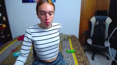 sofyswee online show from October 24, 2:51 pm