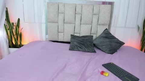 Sol  online show from April 27, 5:43 pm