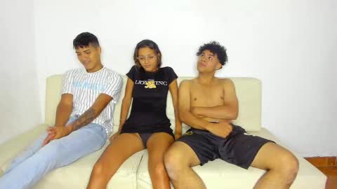 Zoe Santiago And Justin online show from June 4, 6:08 am