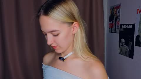 Mary online show from July 26, 6:49 pm