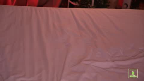 Snapshot of sonalegend_ chatting on September 18, 5:50 pm My name isSonya  online show from September 18, 5:50 pm