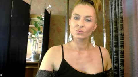 Sonia online show from April 3, 1:40 pm