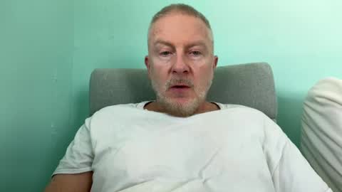 Snapshot of sonnydonut chatting on December 22, 7:10 pm Max Banana online show from December 22, 7:10 pm