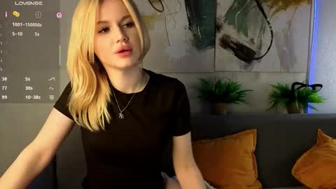 Sonya vibe online show from March 5, 3:32 pm