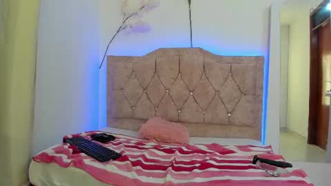 Sophi Sweet 69 online show from June 28, 4:14 pm