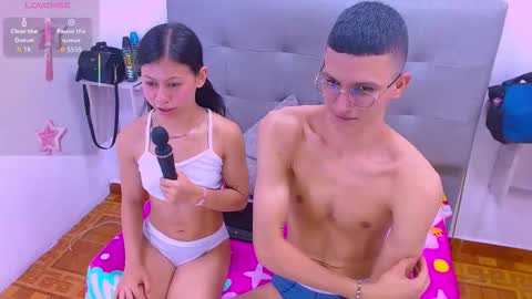 sophi_y_jack online show from March 20, 10:59 pm