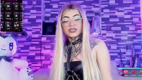 Sophia online show from October 25, 8:09 pm