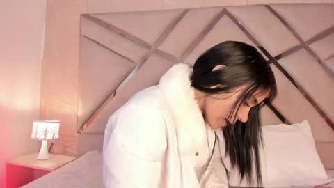 Sophia Paris online show from April 22, 2:52 am