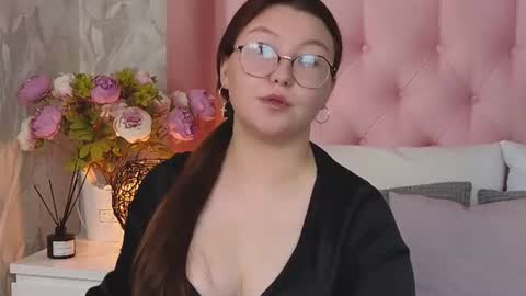 SophiaBelle online show from July 23, 3:59 am