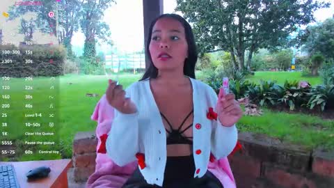 sophiaguzman_ online show from February 15, 5:11 pm