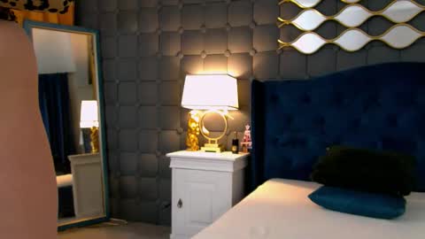 sophie__hill online show from February 13, 6:06 am