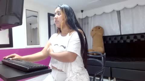 sophie_reed_ online show from December 17, 10:49 pm