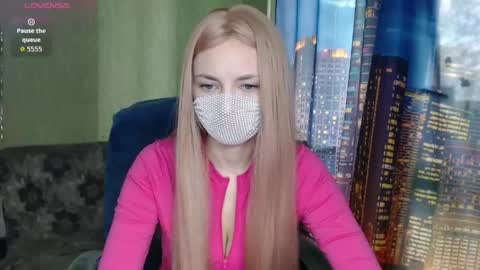 Sophie online show from April 19, 8:59 am