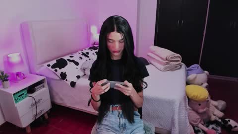 Snapshot of sophiecornett chatting on October 1, 1:59 am    online show from October 1, 1:59 am