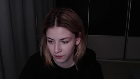 Sophie online show from April 22, 7:43 pm