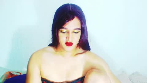 sophiehillsxo online show from April 17, 12:35 am