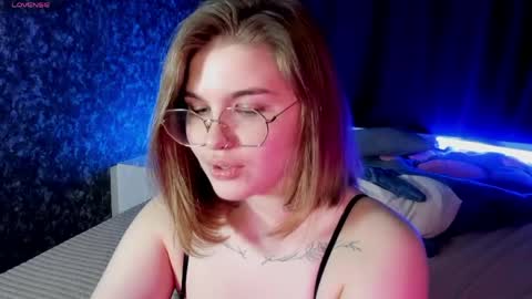 Sophie online show from April 16, 9:39 pm