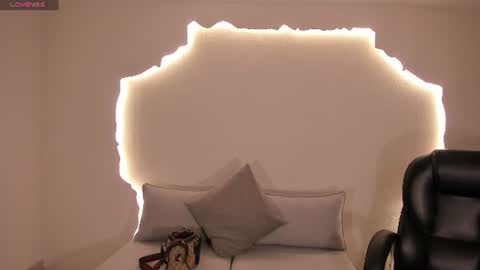 Sophie  Palmer online show from July 26, 12:25 pm