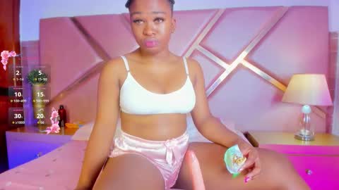 Snapshot of sophiesinclair chatting on September 27, 12:58 pm Sophie online show from September 27, 12:58 pm
