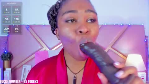 Sophie online show from December 16, 1:17 pm