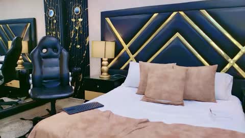 SophieWinslow online show from April 20, 6:11 pm