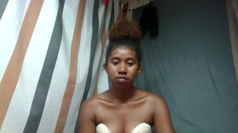 soriettezah online show from April 16, 5:18 am