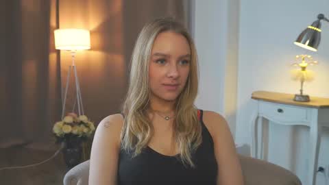 Anna online show from March 19, 2:11 pm