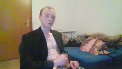 soumi854640 online show from January 1, 1:37 pm