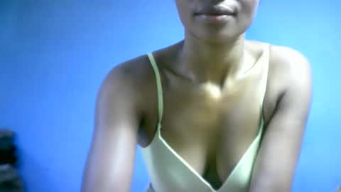 sourayaa online show from April 22, 6:42 am