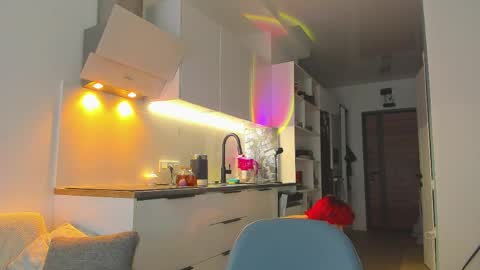 Leah online show from May 22, 5:42 pm