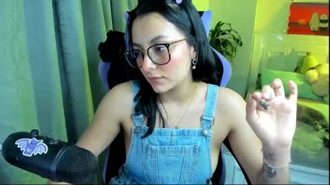 Lili online show from February 9, 3:32 am