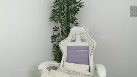 M A R I A N A online show from March 21, 2:28 am