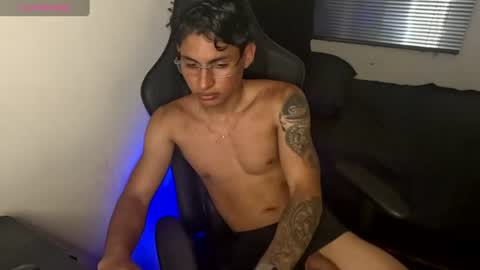 soy_samuel11 online show from June 22, 1:44 am