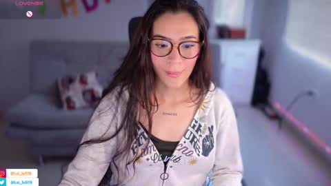 Snapshot of soyabby_ chatting on March 9, 9:36 pm Luisa    online show from March 9, 9:36 pm