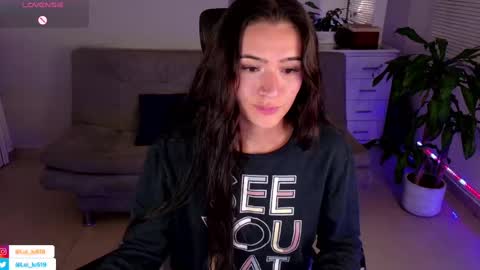 Snapshot of soyabby_ chatting on February 18, 3:31 am Luisa    online show from February 18, 3:31 am