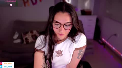 Snapshot of soyabby_ chatting on March 9, 1:04 am Luisa    online show from March 9, 1:04 am