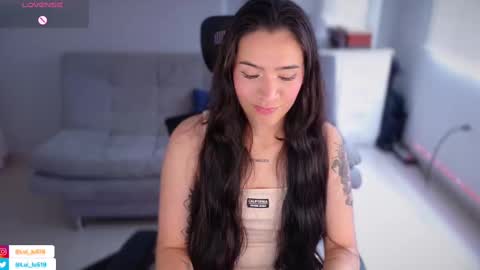 Snapshot of soyabby_ chatting on March 2, 7:34 pm Luisa    online show from March 2, 7:34 pm